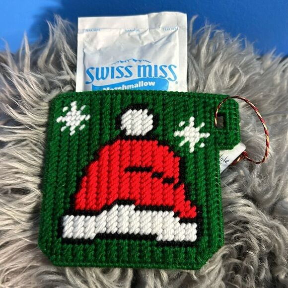 Santa Hat Gift Cup – Hot Cocoa or Gift Card Holder – Handmade Christmas Decor - Picture 2 of 2